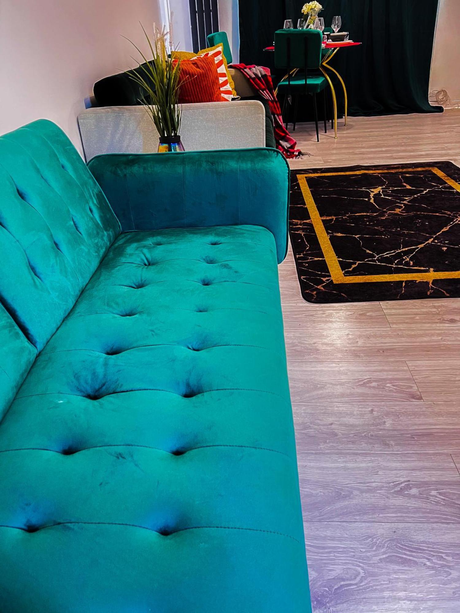 Luxe Smart Home - Basildon Serviced Accommodation - 7 Mins Walk To Basildon Town Centre, Hospital & Train Station Bagian luar foto