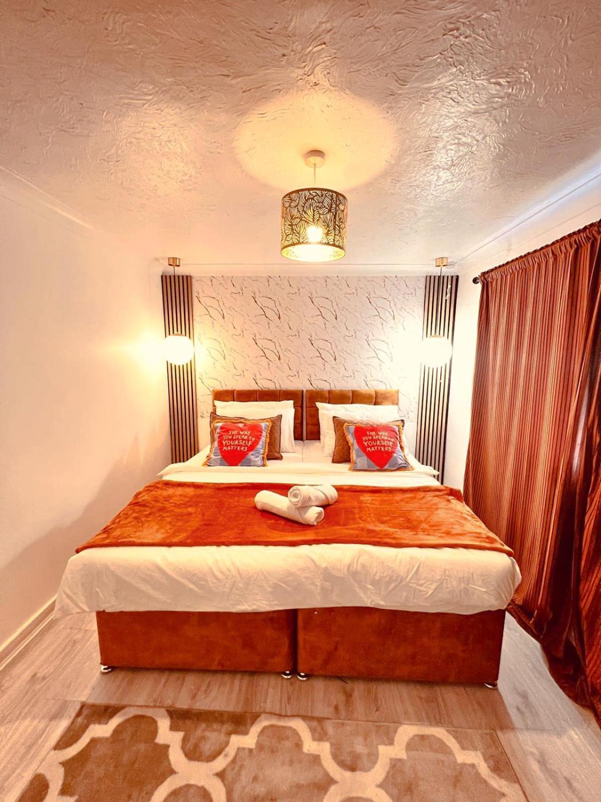 Luxe Smart Home - Basildon Serviced Accommodation - 7 Mins Walk To Basildon Town Centre, Hospital & Train Station Bagian luar foto